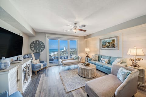 Spacious Living Area with Incredible Views!