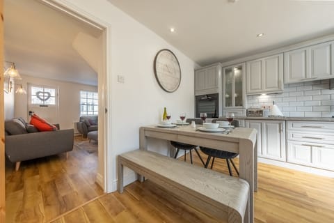 Ground floor: Entering the kitchen