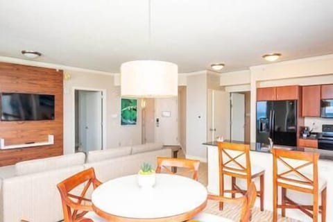 Bc58f4b1 3536 4449 9893 e0fff18c4162