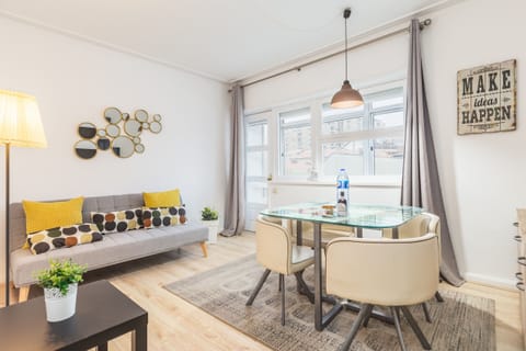 Living room in flat in Gaia