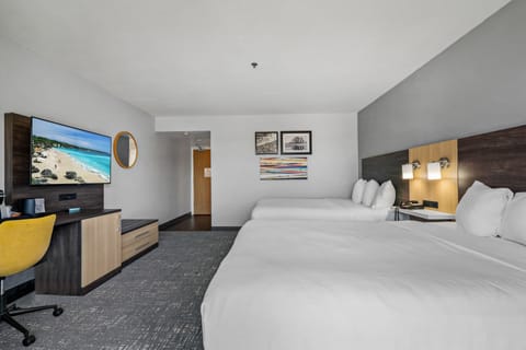 Pillowtop beds, desk, laptop workspace, blackout drapes