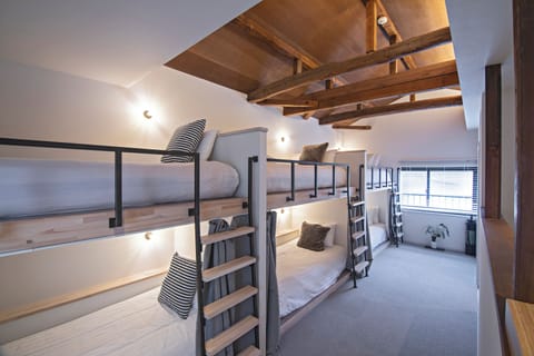 Elite Villa | 1 bedroom, desk, laptop workspace, blackout drapes