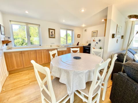 Dining table at Pen Wethers, Rock, Cornwall, PL27 6LD