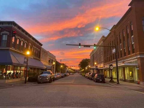 Main St.