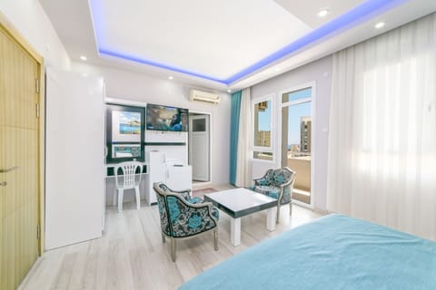 Deluxe Double Room | Iron/ironing board, free WiFi, bed sheets