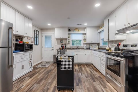 Prepare your favorite meals in the spacious, fully equipped kitchen.