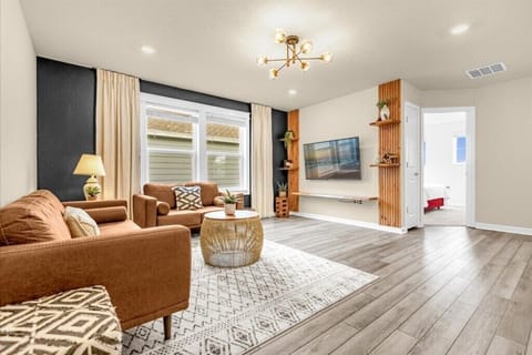 1880 Summer Drive (10).jpg