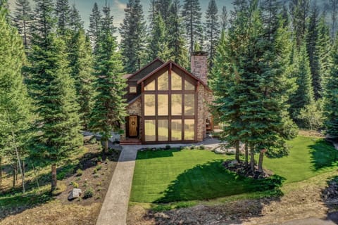 Nestled in the woods, luxury awaits!