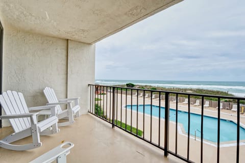 Overlook the Pool