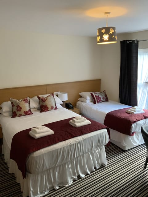 Triple Room | Iron/ironing board, travel crib, free WiFi