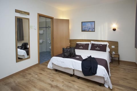 Rainfall showerhead, eco-friendly toiletries, hair dryer, bidet