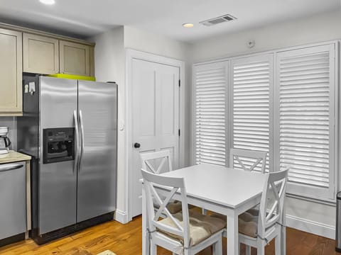 Cozy breakfast nook off kitchen