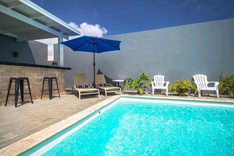 8 x 4 meter, relaxing swimming pool