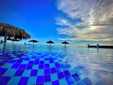 4 outdoor pools