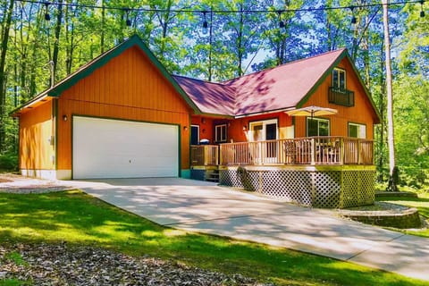 Roscommon Vacation Rental | 2BR | 2BA | 1,100 Sq Ft | Stairs to Access