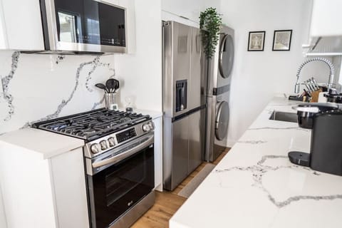 KITCHEN -- View 3D Virtual Tour of the Property Here: https://tinyurl.com/yuue4ajv