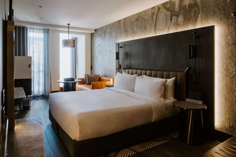 Hypo-allergenic bedding available, in-room safe, desk, laptop workspace