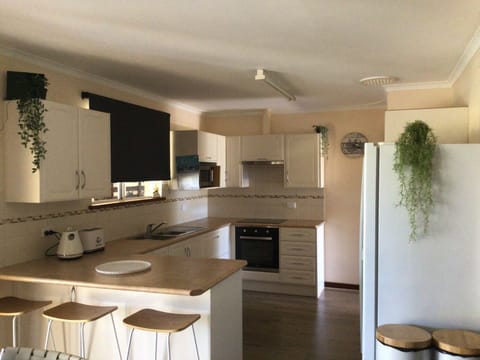 Modern kitchen.