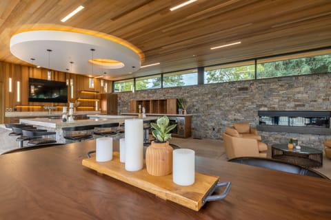 Breakfast served, pool views