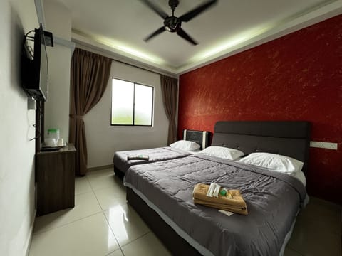 Deluxe Triple Room | Free WiFi, bed sheets