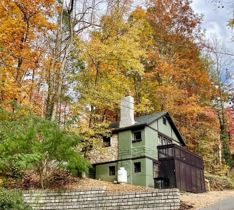 Incredible Gatlinburg, Park Like Experience At This Beautiful Cabin!