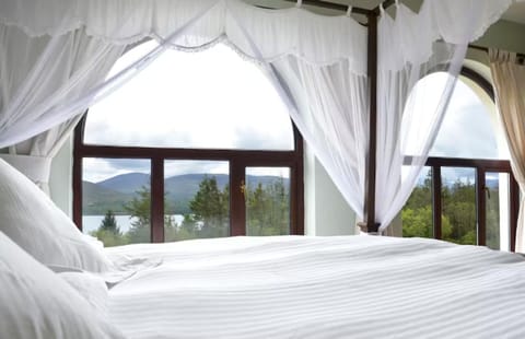 House | 6 bedrooms, iron/ironing board, WiFi (free), bed sheets
