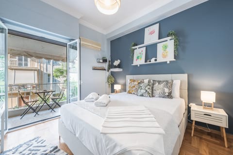City Apartment | Individually decorated, individually furnished, desk, laptop workspace