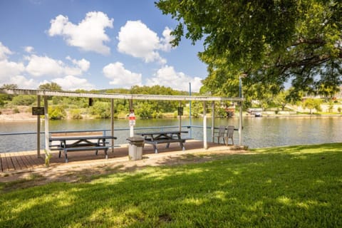 abf0bf63-a6eb-47ff-95b0-e72b24e7858c