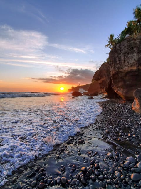 Beach nearby, black sand, beach massages