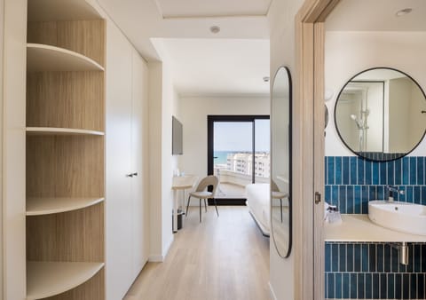 In-room safe, desk, blackout drapes, free WiFi