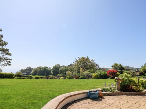 Cottage | Property grounds