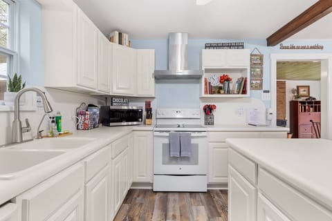 Whip up your favorite meal in the bright and open kitchen or pick up takeout from one of the nearby local restaurants.