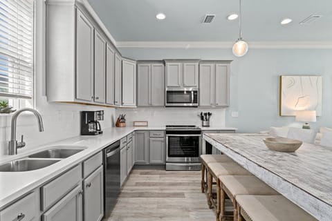 Second Floor Kitchen - Seating for 12