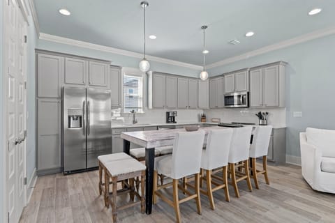 Second Floor Kitchen - Bar Seating