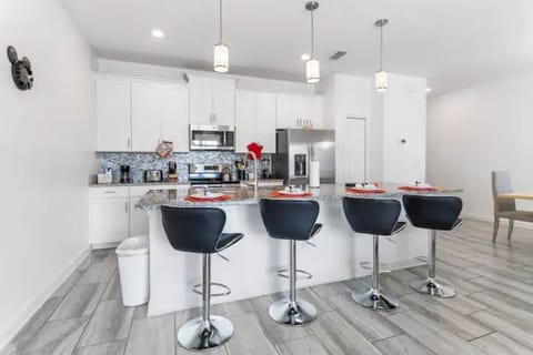 It's time for dinner! Our full equipped kitchen has everything you need!