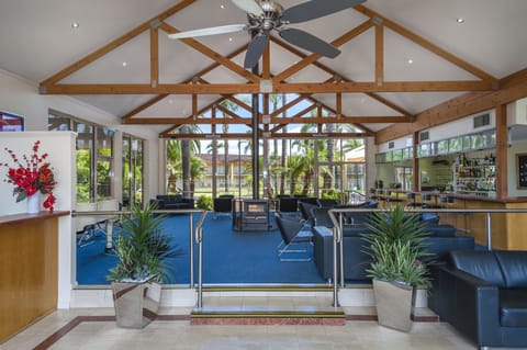 Lobby lounge