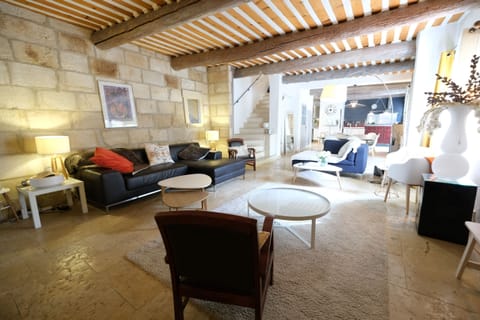 CHEVAL-BLANC vacation rental house for rent living room