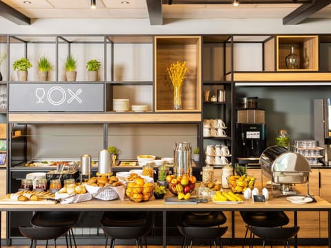 Daily buffet breakfast for a fee