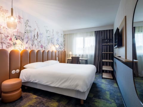 Standard Double Room, 1 Double Bed | Desk, blackout drapes, soundproofing, iron/ironing board