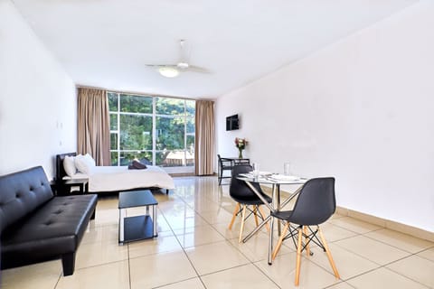 Standard Room | Desk, laptop workspace, iron/ironing board, free WiFi