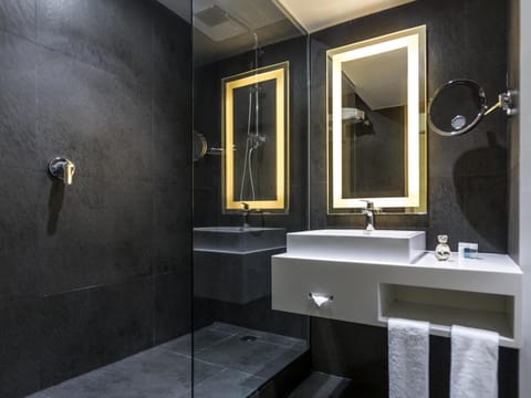 In-room safe, desk, blackout drapes, soundproofing