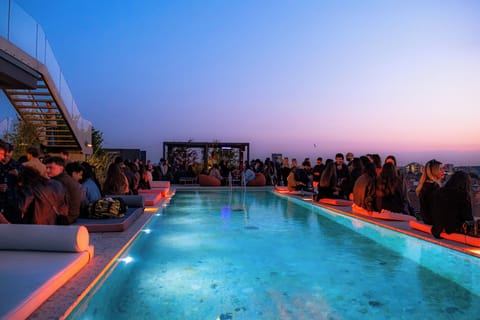 Seasonal outdoor pool, sun loungers