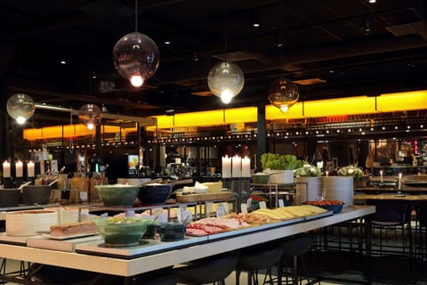 Daily buffet breakfast for a fee