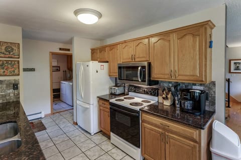 Great Fully Equipped Kitchen