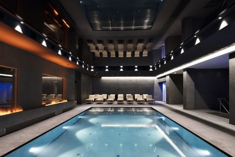 Couples treatment rooms, sauna, hot tub, steam room, hot stone massages
