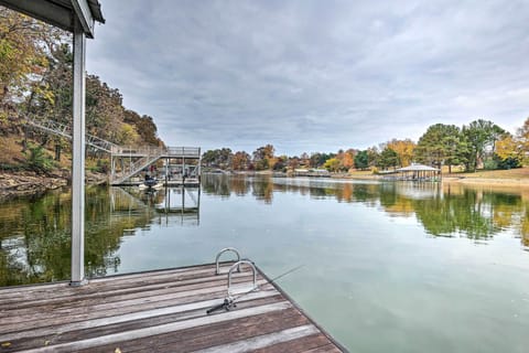 Winchester Vacation Rental | 3BR | 2.5BA | 2,603 Sq Ft | Stairs Required