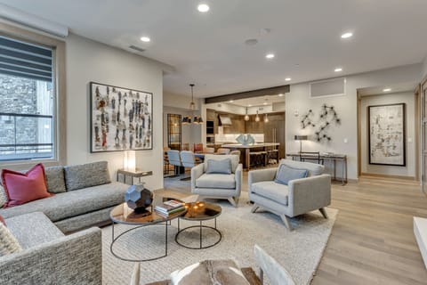 Living Room, Room, Indoors, Furniture, Flooring