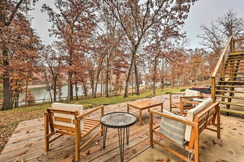 Rogers Vacation Rental | 4BR | 4BA | 4,100 Sq Ft | Stairs Required