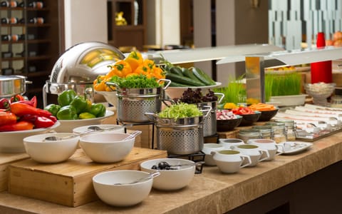 Daily buffet breakfast for a fee