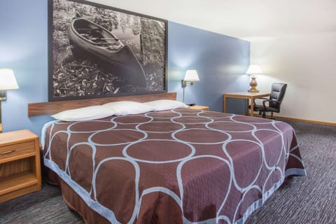 Suite, 1 King Bed, Hot Tub | Cribs/infant beds, rollaway beds, free WiFi, bed sheets